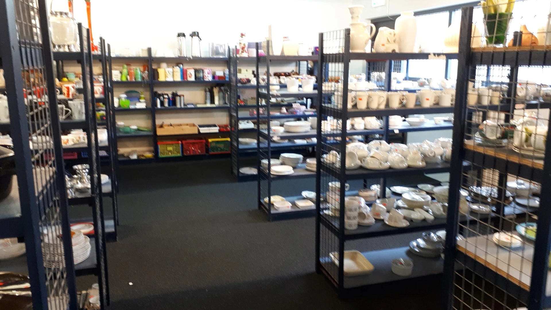 Kringlooplijn Oosterhout in Oosterhout met tweedehands boeken, gereedschappen en huis- en inrichting