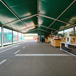 Kringloopwinkel Kringloopplein Nieuw-Lekkerland in Nieuw-Lekkerland