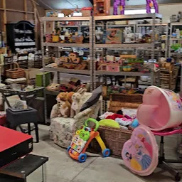 Bezoeker foto van Kringloopschuur en Kledinghuis Heidewaard in Waardenburg