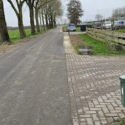 Bezoeker foto van Kringloopschuur en Kledinghuis Heidewaard in Waardenburg