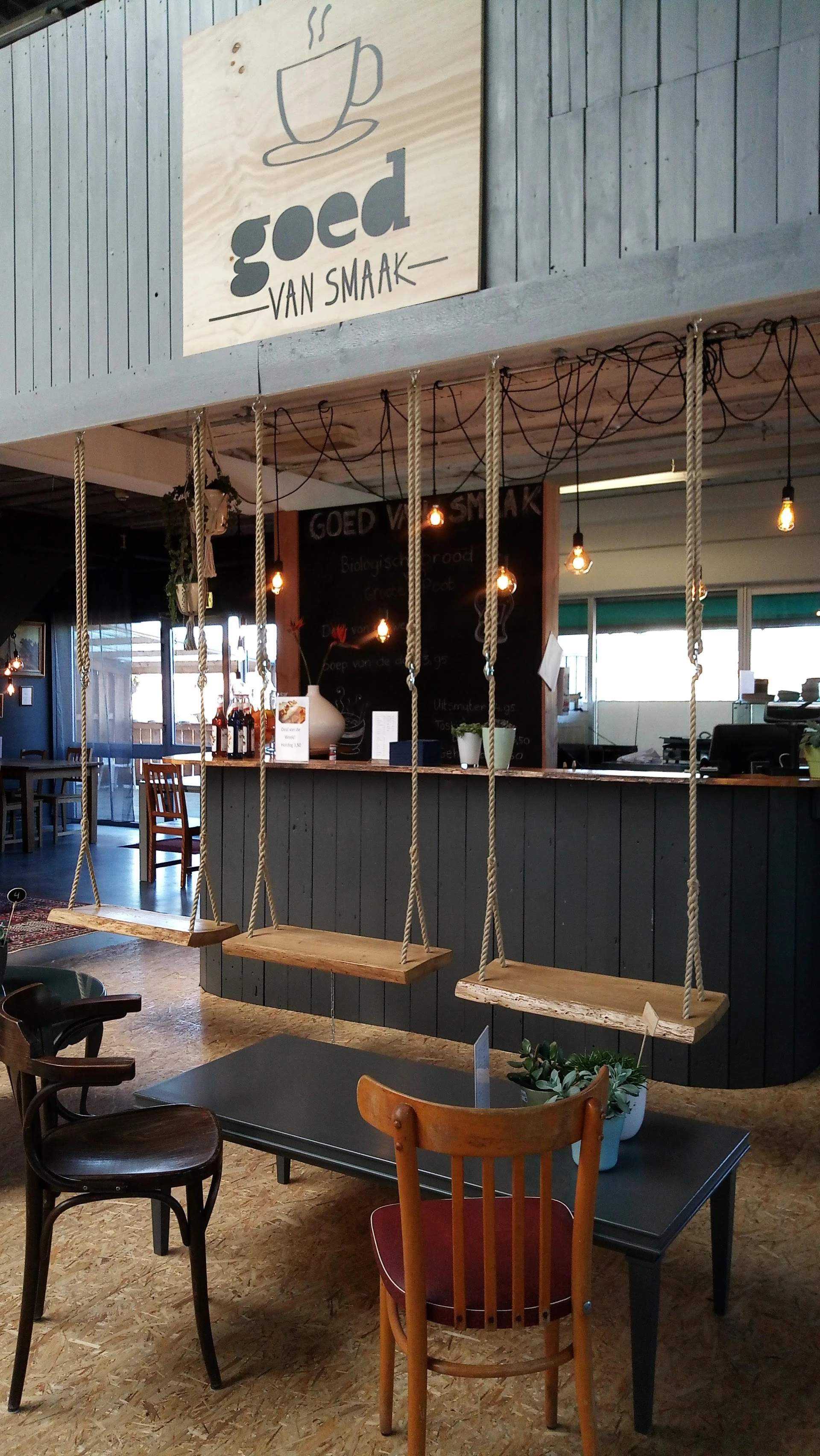 Kringloopwarenhuis Het Goed Deventer in Deventer met tweedehands boeken, elektrische fietsen en gereedschappen