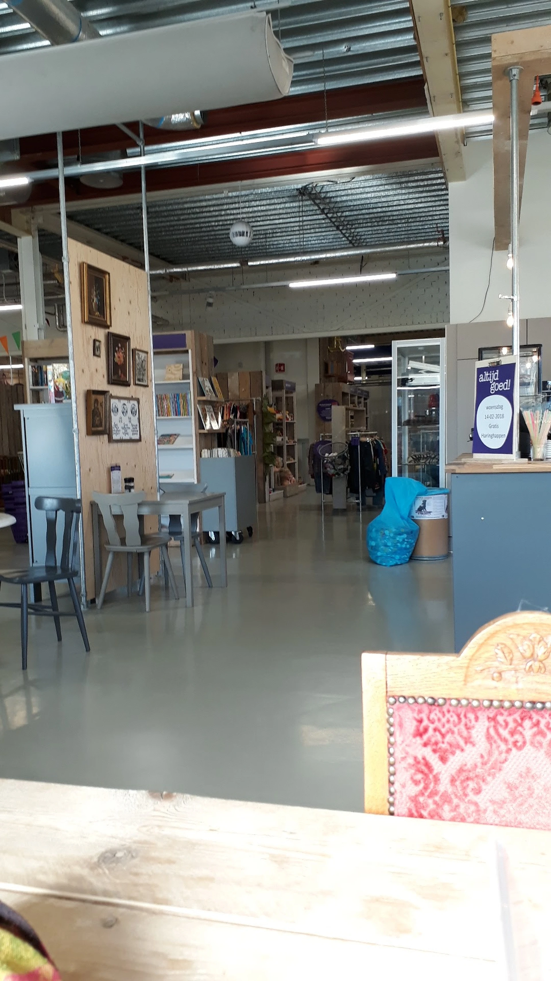 Kringloopwarenhuis Het Goed Schijndel in Schijndel met tweedehands boeken, cd's en dinky toys