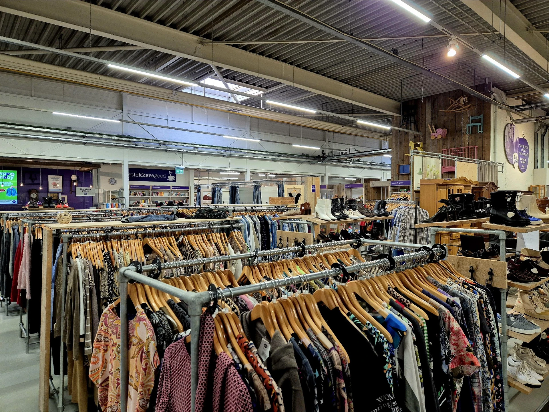 Bezoeker foto van Kringloopwarenhuis Het Goed Schijndel in Schijndel
