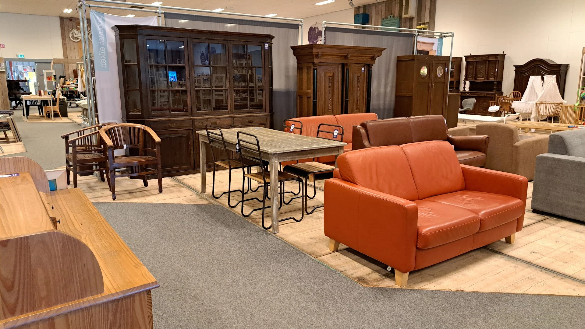 Kringloopwarenhuis Het Goed Wijhe in Wijhe met tweedehands boeken, huis- en inrichting en huishoudelijke apparaten