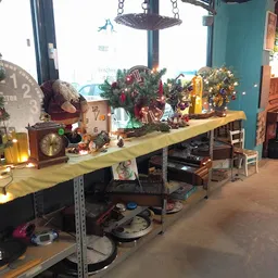 Bezoeker foto van Kringloopwinkel Alkemade in Roelofarendsveen