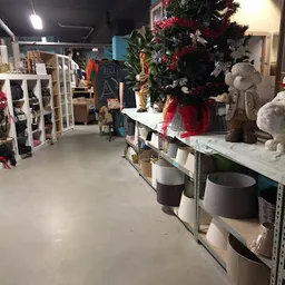 Bezoeker foto van Kringloopwinkel Alkemade in Roelofarendsveen