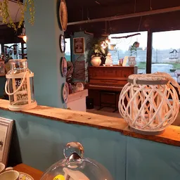 Bezoeker foto van Kringloopwinkel Alkemade in Roelofarendsveen