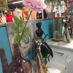 Bezoeker foto van Kringloopwinkel Alkemade in Roelofarendsveen