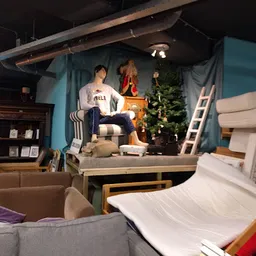 Bezoeker foto van Kringloopwinkel Alkemade in Roelofarendsveen