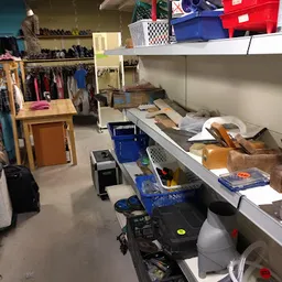 Bezoeker foto van Kringloopwinkel Alkemade in Roelofarendsveen