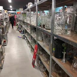 Bezoeker foto van Kringloopwinkel Alkemade in Roelofarendsveen