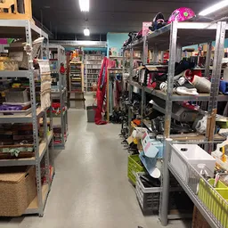 Bezoeker foto van Kringloopwinkel Alkemade in Roelofarendsveen