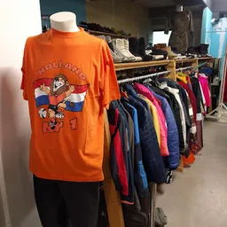 Bezoeker foto van Kringloopwinkel Alkemade in Roelofarendsveen