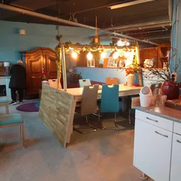 Bezoeker foto van Kringloopwinkel Alkemade in Roelofarendsveen