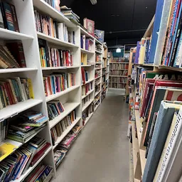 Bezoeker foto van Kringloopwinkel Alkemade in Roelofarendsveen