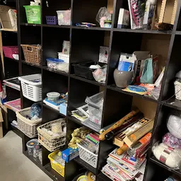 Bezoeker foto van Kringloopwinkel Alkemade in Roelofarendsveen