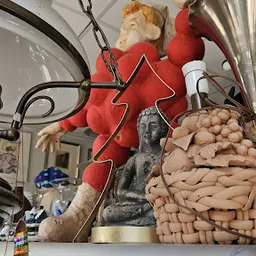 Bezoeker foto van Kringloopwinkel in Amsterdam