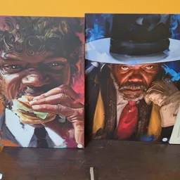 Twee posters met portretten van mannen, waarschijnlijk uit films of popcultuur