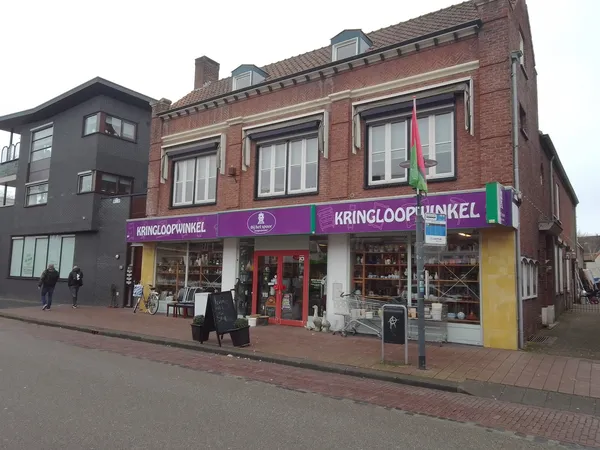 Kringloopwinkel Kringloopwinkel Bij het Spoor in Rijen