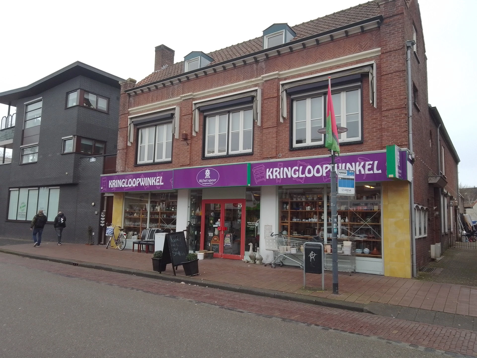 Kringloopwinkel Kringloopwinkel Bij het Spoor in Rijen