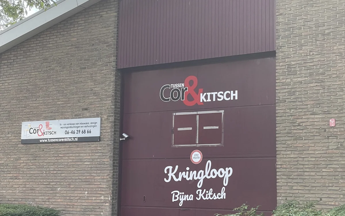 Kringloopwinkel Kringloopwinkel "bijna kitch" in Maassluis