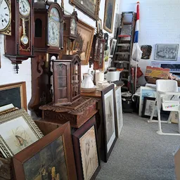 Bezoeker foto van Kringloopwinkel "bijna kitch" in Maassluis