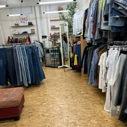 Bezoeker foto van Kringloopwinkel De Arm 247 in Utrecht