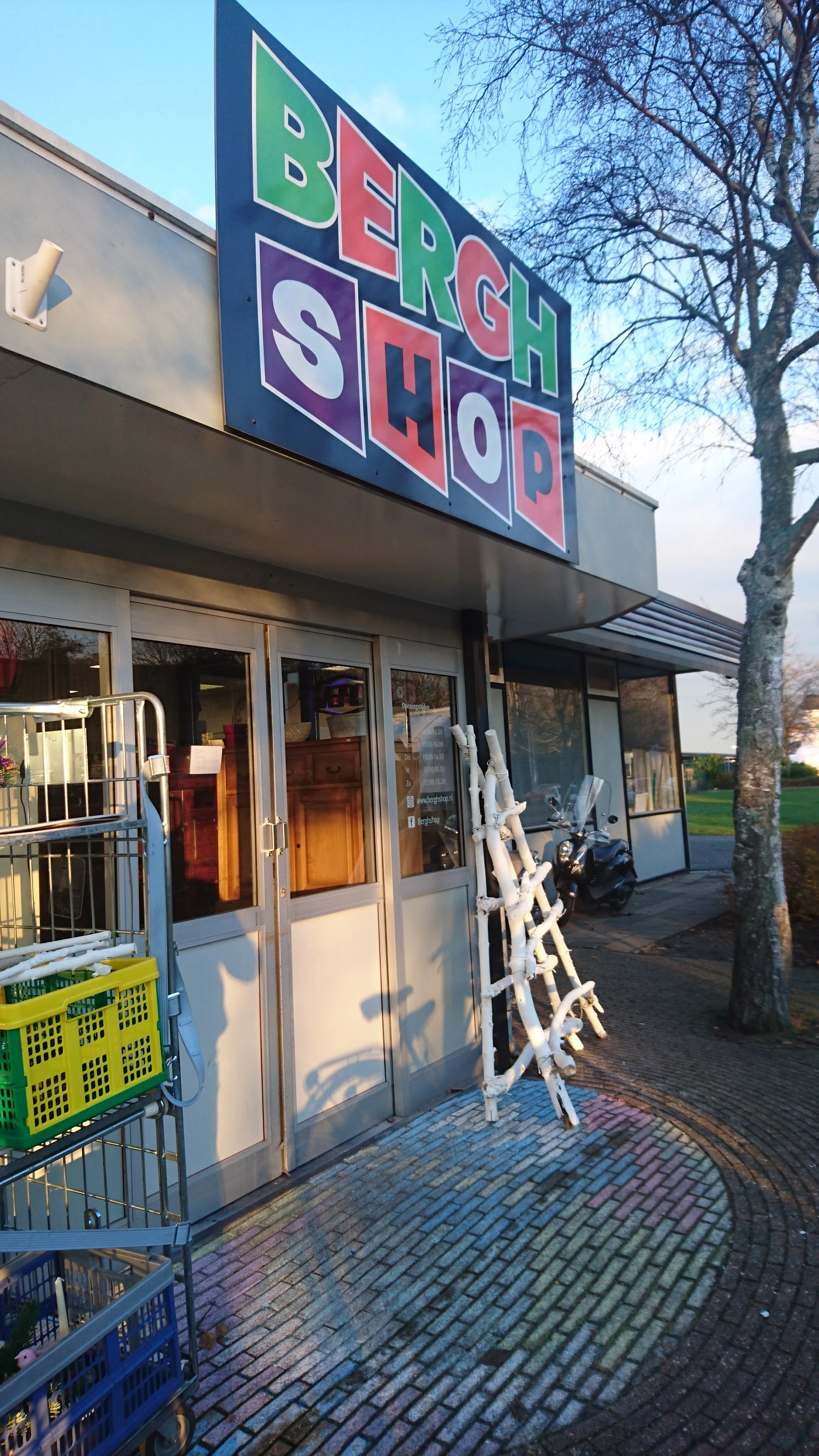 Kringloopwinkel Kringloopwinkel de Berghshop in Noordwijk