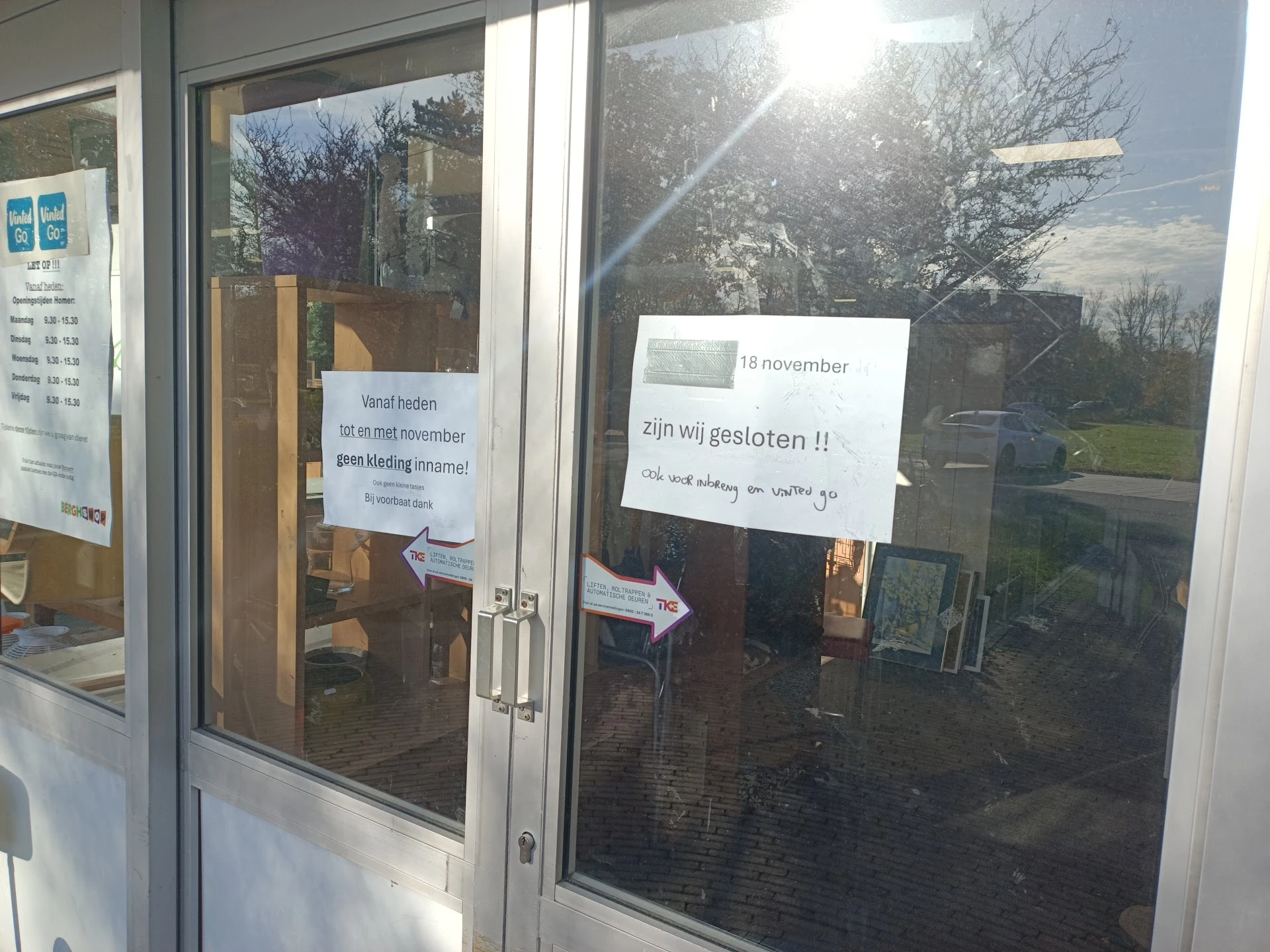 Kringloopwinkel de Berghshop in Noordwijk met tweedehands meubels en kleding