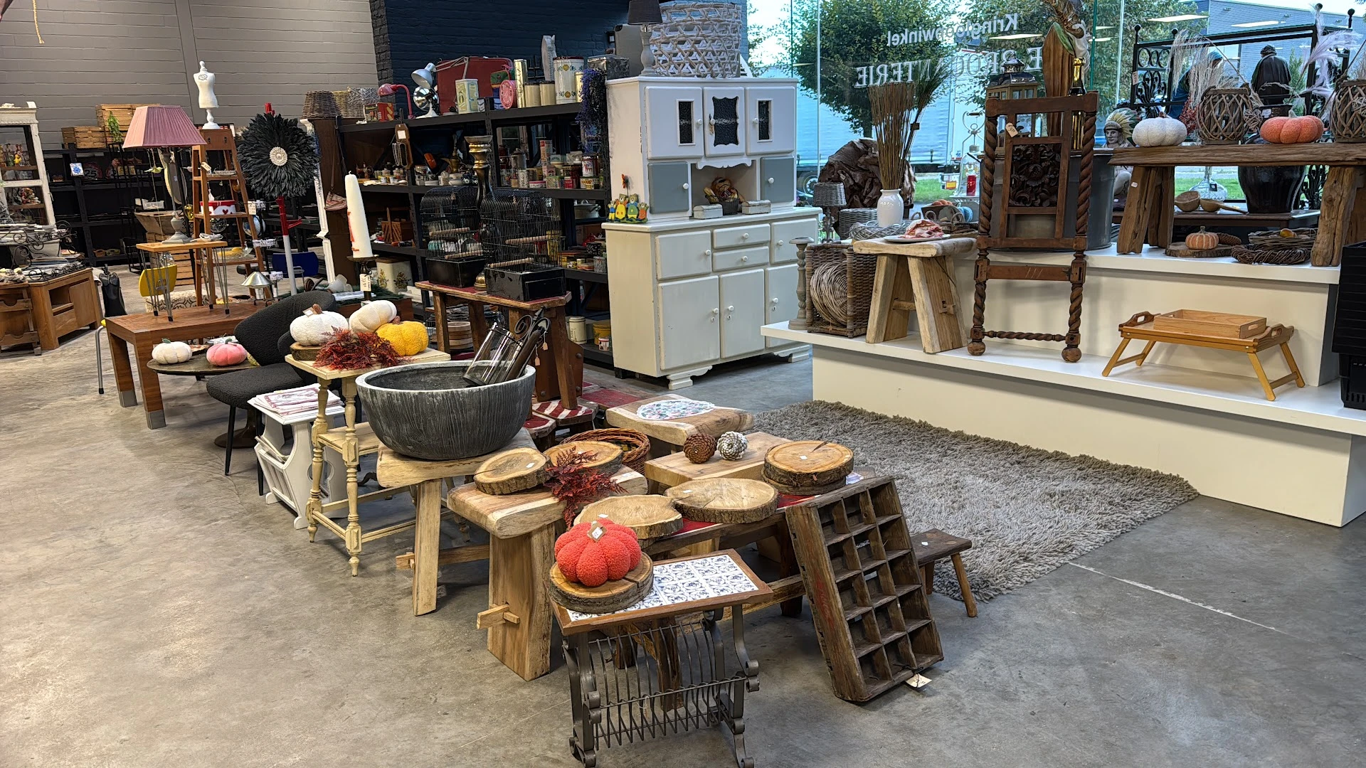 Kringloopwinkel De Brocanterie Sevenum in Sevenum met tweedehands meubels en kleding