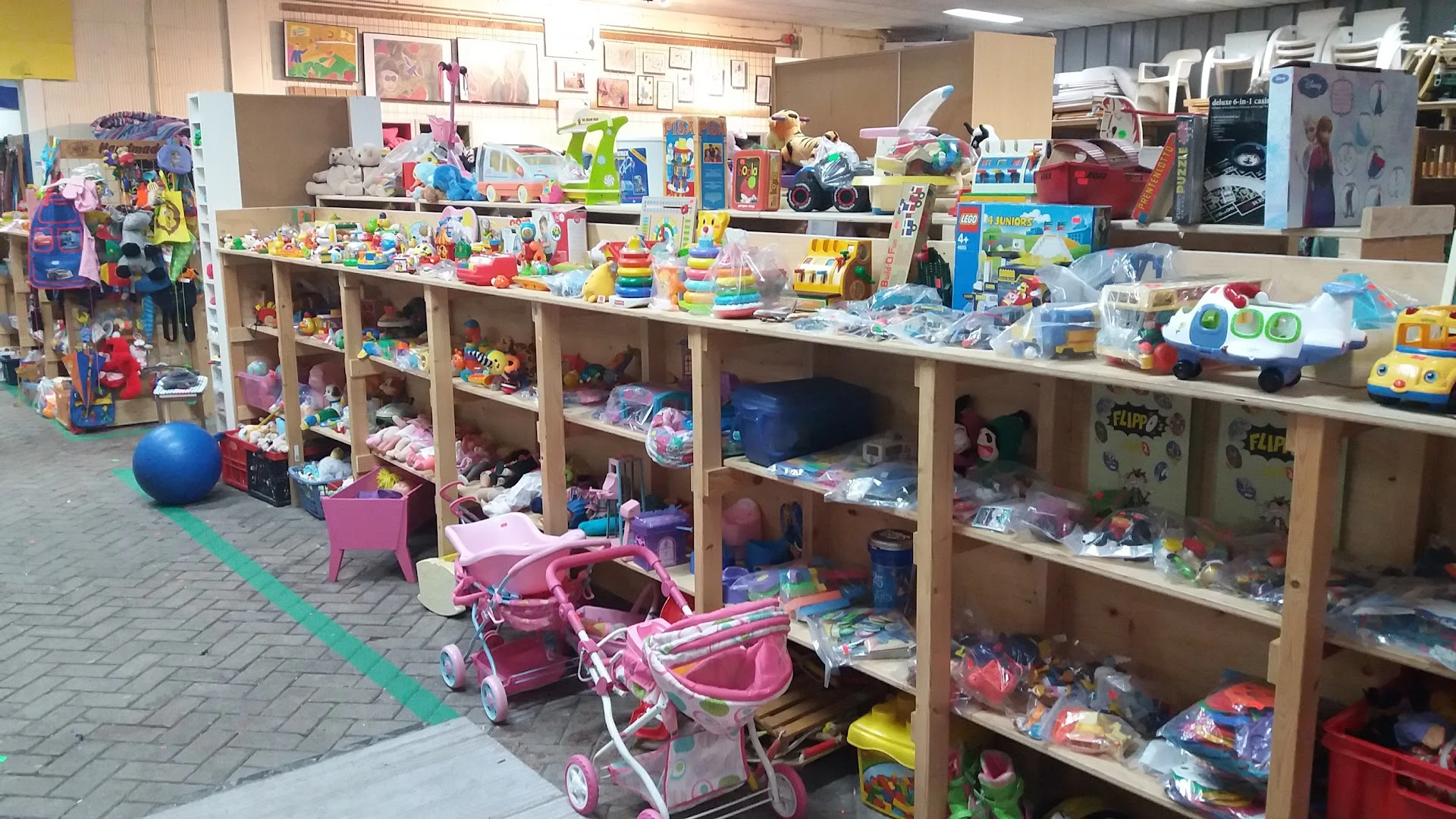 Kringloopwinkel Kringloopwinkel De Groene Ezel in Heemskerk