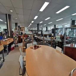 Bezoeker foto van Kringloopwinkel De Lokatie in Amsterdam