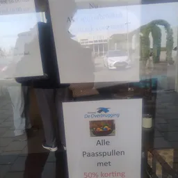 Schermafbeelding van website met logo van Stichting De Overbrugging en tekst 'Alle Paasspullen'
