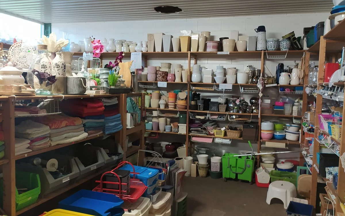 Kringloopwinkel Kringloopwinkel De Rode Beer in Wapenveld