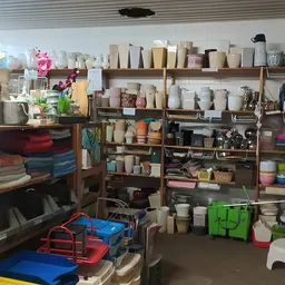 Kringloopwinkel Kringloopwinkel De Rode Beer in Wapenveld