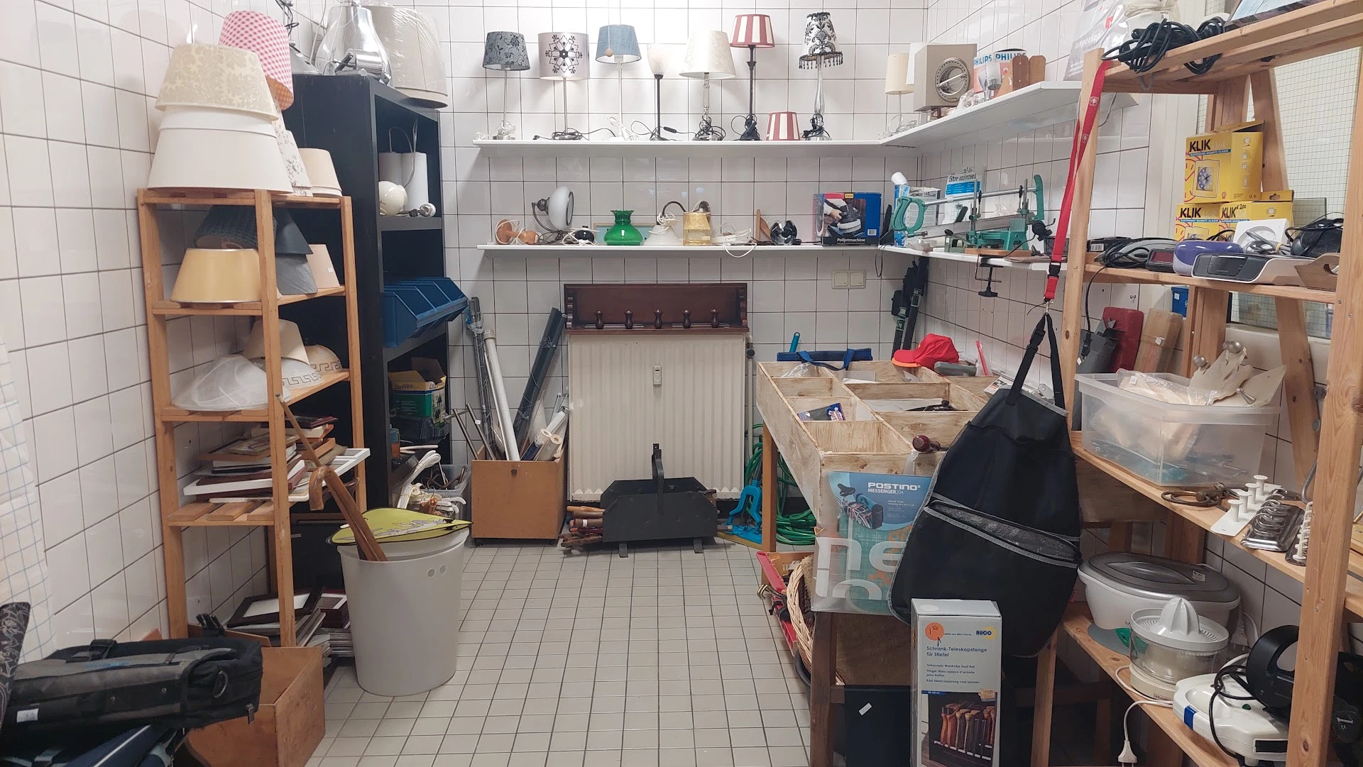 Kringloopwinkel de Struintuin in Voorst Gem Voorst met tweedehands boeken, gereedschappen en huis- en inrichting