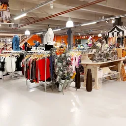 Bezoeker foto van Kringloopwinkel De Waar in Emmen