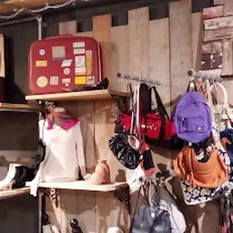 Bezoeker foto van Kringloopwinkel De Waar in Emmen