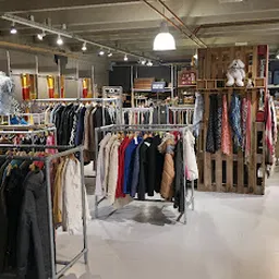 Bezoeker foto van Kringloopwinkel De Waar in Emmen