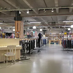 Bezoeker foto van Kringloopwinkel De Waar in Emmen