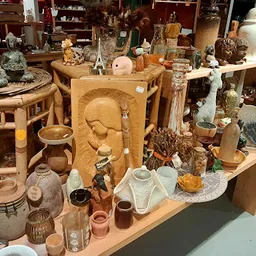 Bezoeker foto van Kringloopwinkel De Waar in Emmen