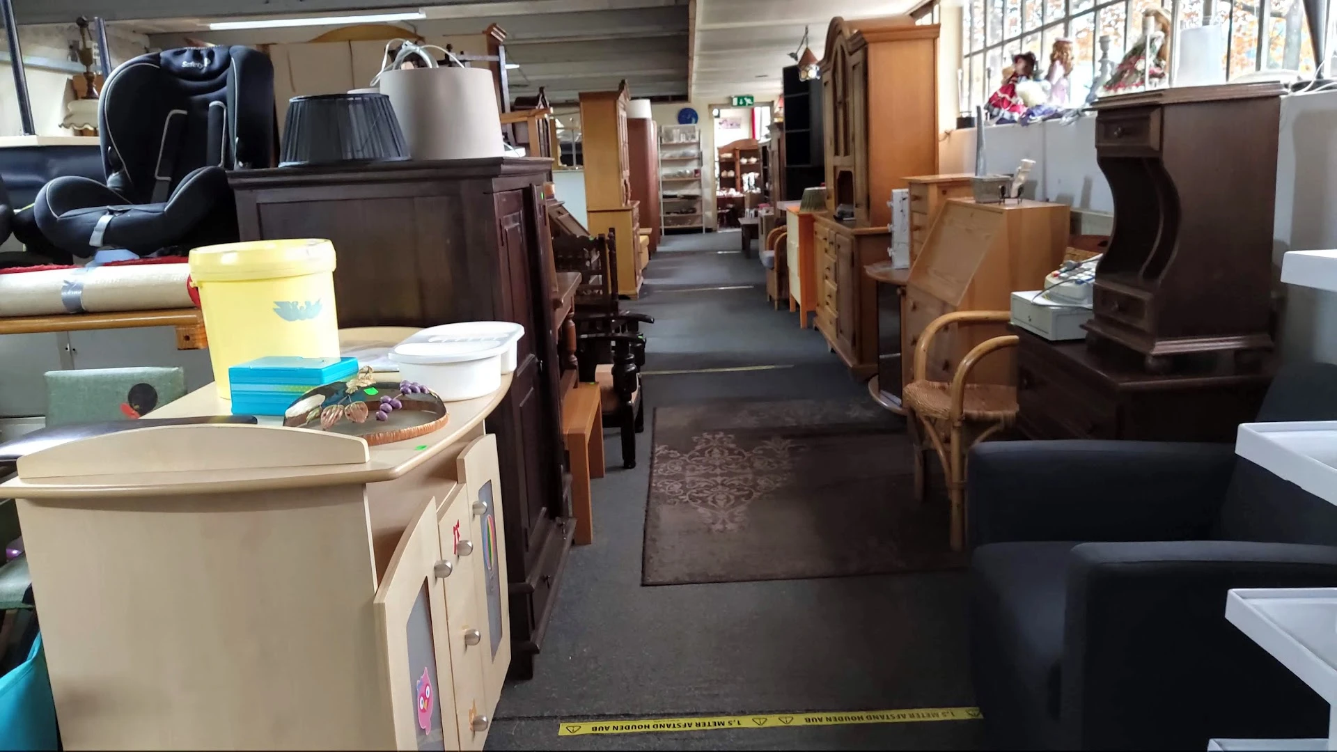 Kringloopwinkel De Werf in Vorden met tweedehands boeken, elektronica en kleding