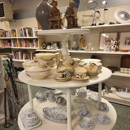 Bezoeker foto van Kringloopwinkel en werkplaats Verderest in Budel