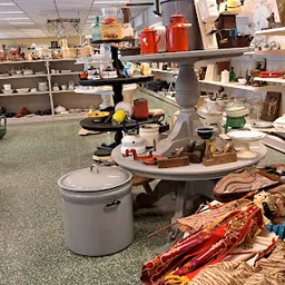 Bezoeker foto van Kringloopwinkel en werkplaats Verderest in Budel