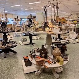 Bezoeker foto van Kringloopwinkel en werkplaats Verderest in Budel