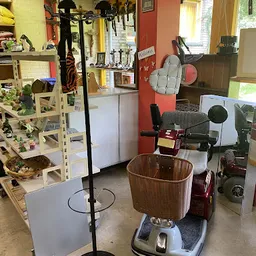 Bezoeker foto van Kringloopwinkel ErZitLigtIetsBijWa in Ewijk