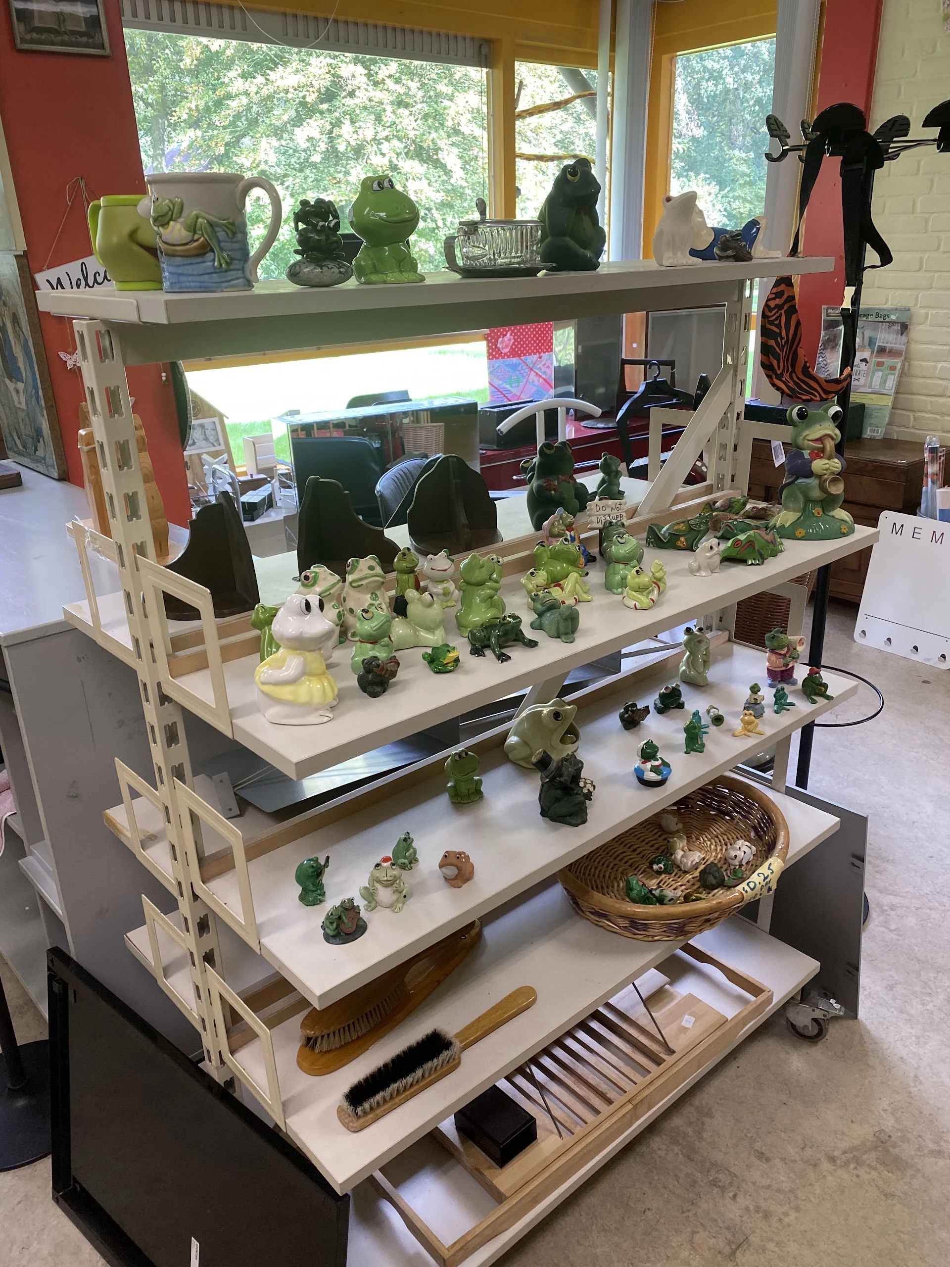 Kringloopwinkel Kringloopwinkel ErZitLigtIetsBijWa in Ewijk