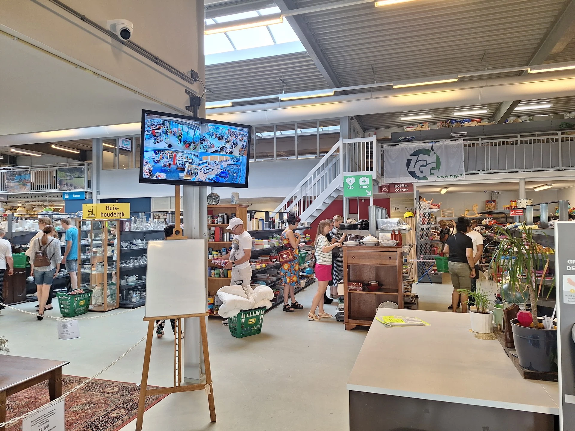 Bezoeker foto van Kringloopwinkel Goed & Gebruikt - Tweedehands Kleding, Meubels en meer in Goes, Zeeland in Goes
