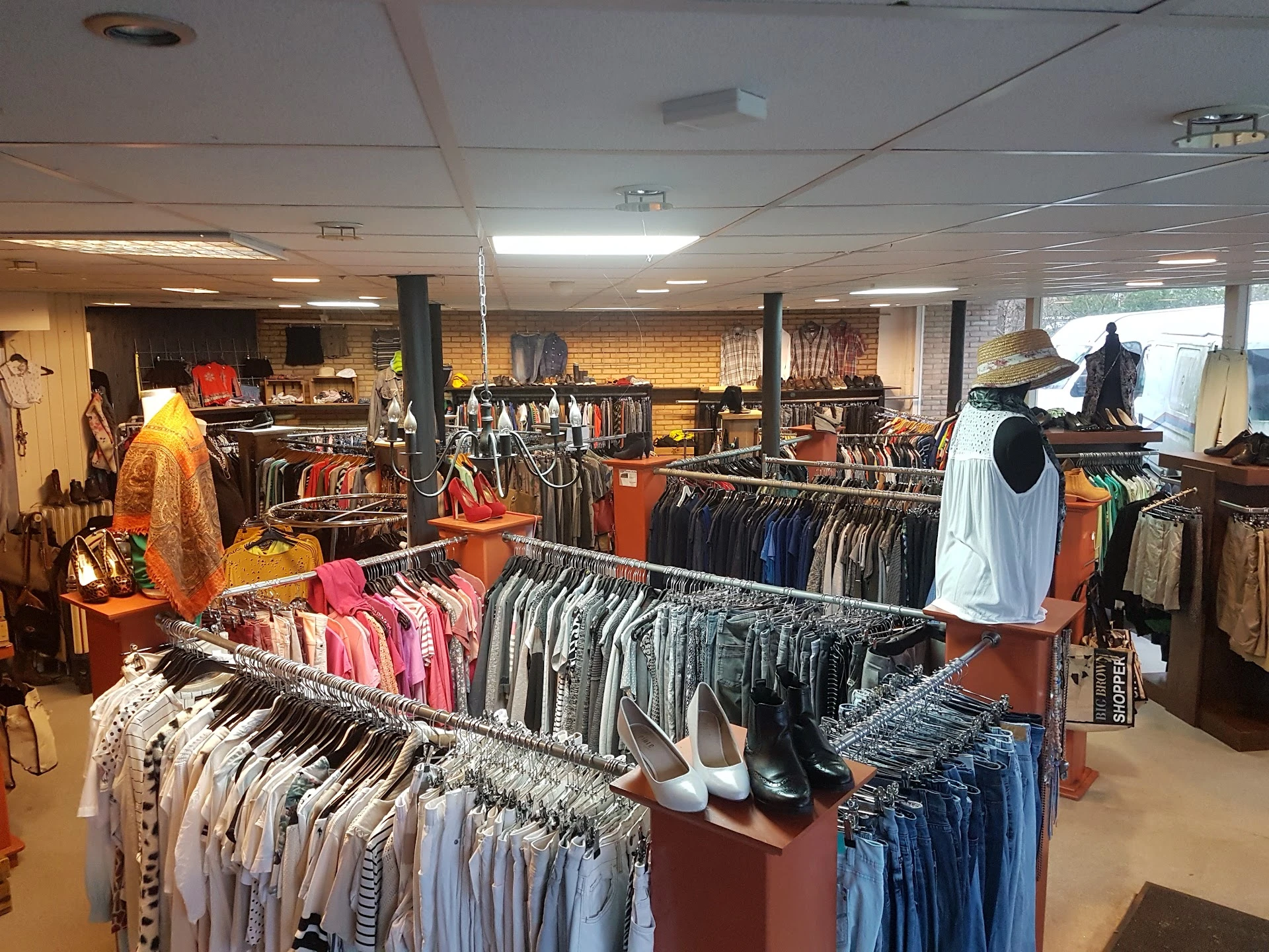 Kringloopwinkel Kringloopwinkel Goed Gekleed in Ursem