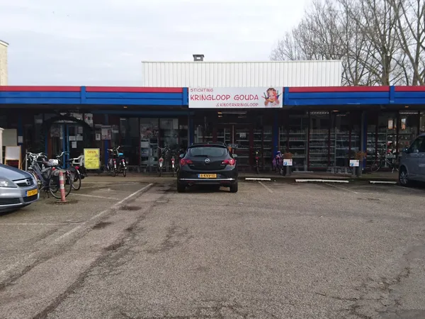 Kringloopwinkel Kringloopwinkel Gouda | 5500 m2 winkelruimte | woningontruiming | woning leegruimen | opbrengst naar Stg. ...